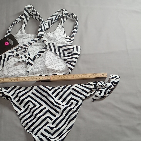 Bathing Suit Marilyn Monroe Swimwear TWO Piece BIKINI BLACK WHITE NEW LARGE - Picture 5 of 10